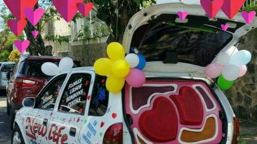 Corsa decorado com balões e corações